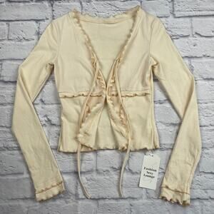 J1567 Ruffle Front Tie Cream Cardigan Size Small